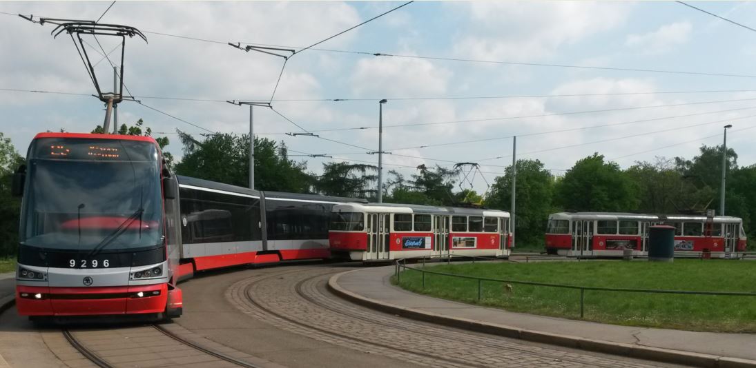 [Prague]Divoka Sarka tram terminus has a loop at the lend like all lines because all trams have a driver's cab at only one end
